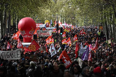 A Manifestação de Junho de 2013: Uma onda de protestos em resposta à discriminação e ao desemprego entre os jovens franceses, marcando um momento crucial na história social da França.